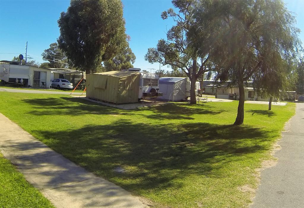 Twin Waters Caravan Park Dawesville Exterior foto